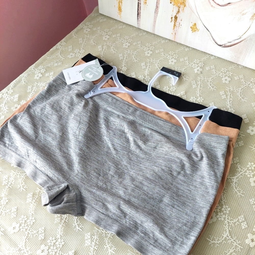 NWT Women's Comfort Fit Seamfree Boyshort Shorties Underwear (3-Pack) - Picture 8 of 11